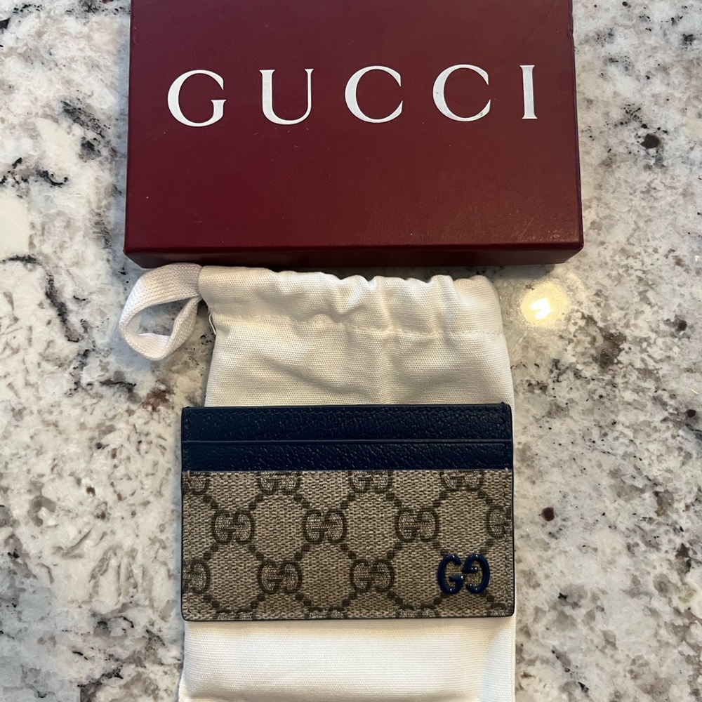 Gucci Beige and Blue GG Card Holder